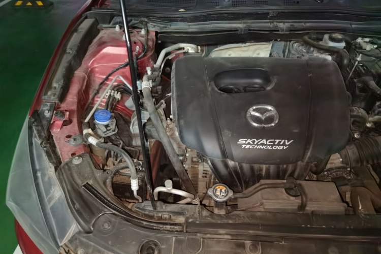 Used Mazda 3 Axela 2017 Hatchback 1.5L Automatic Luxury Model Emission Standard China V Engine Bay Right