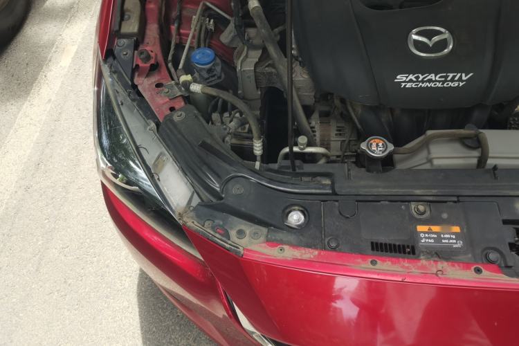Used Mazda 3 Axela 2017 Sedan 1.5L Automatic Comfort Model Emission Standard China V Engine Bay Right