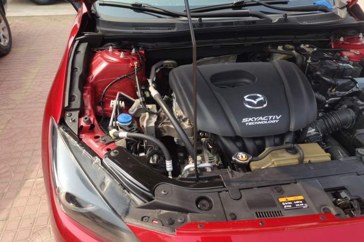 Used Mazda 3 Axela 2017 Sedan 1.5L Automatic Luxury Model Emission Standard China V Engine Bay Right