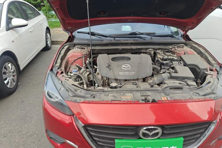 Used Mazda 3 Axela 2017 Sedan 1.5L Automatic Luxury Model Emission Standard China V Engine Bay Right