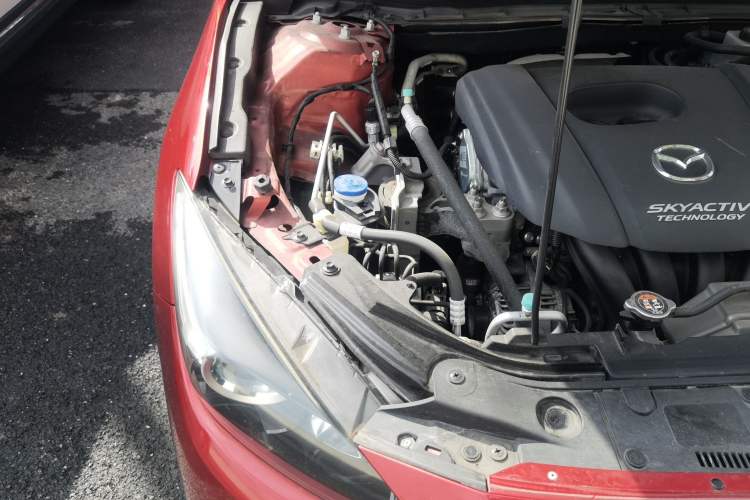 Used Mazda 3 Axela 2017 Sedan 1.5L Automatic Comfort Model Emission Standard China V Engine Bay Right