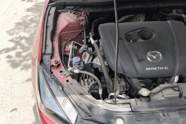 Used Mazda 3 Axela 2017 Sedan 1.5L Automatic Luxury Model Emission Standard China V Engine Bay Right