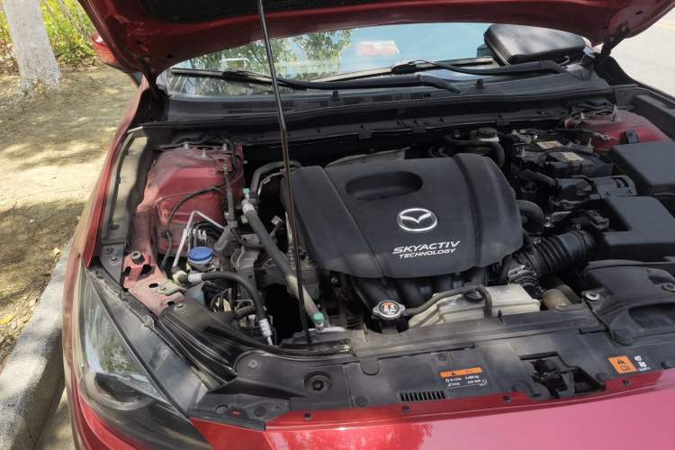 Used Mazda 3 Axela 2017 Sedan 1.5L Automatic Luxury Model Emission Standard China V Engine Bay Right