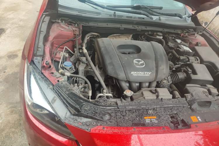 Used Mazda 3 Axela 2017 Sedan 1.5L Automatic Comfort Model Emission Standard China V Engine Bay Right