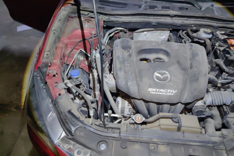 Used Mazda 3 Axela 2017 Sedan 1.5L Automatic Luxury Model Emission Standard China V Engine Bay Right