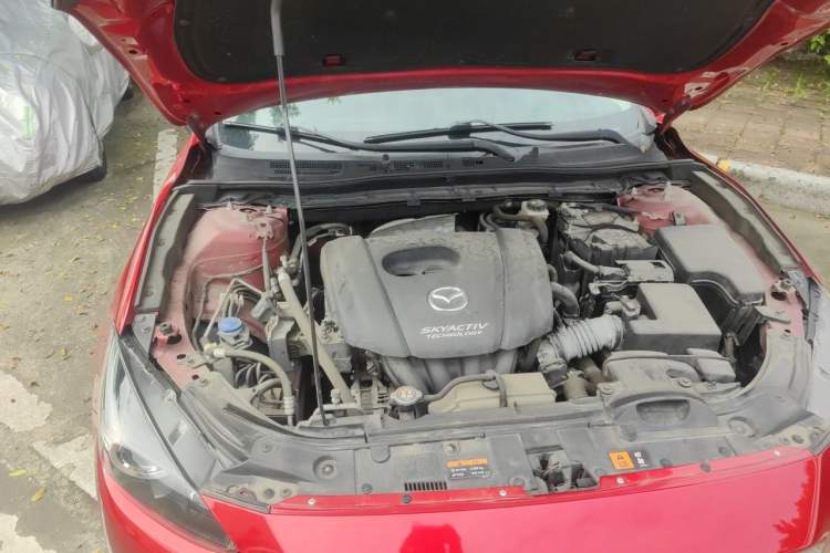 Used Mazda 3 Axela 2017 Hatchback 1.5L Automatic Comfort Model China VI Standard Engine Bay Right