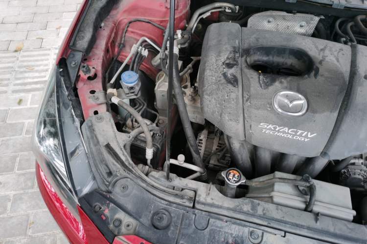 Used Mazda 3 Axela 2017 Sedan 1.5L Automatic Luxury Model Emission Standard China V Engine Bay Right