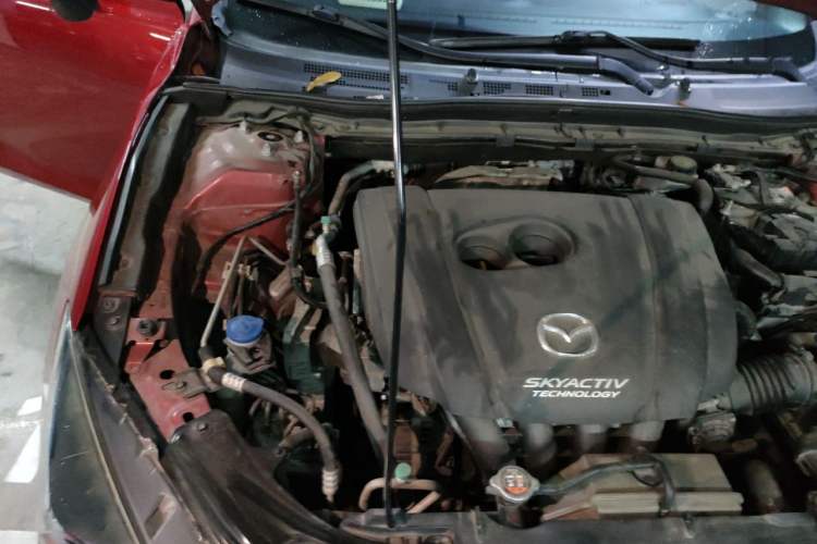 Used Mazda 3 Axela 2017 Hatchback 2.0L Automatic Sport Model China V Emission Standard Engine Bay Right