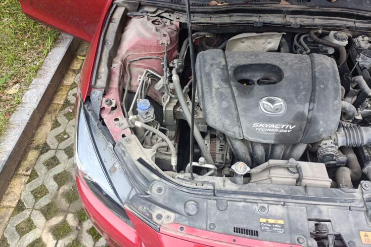 Used Mazda 3 Axela 2017 Sedan 1.5L Automatic Comfort Model China VI Standard Engine Bay Right