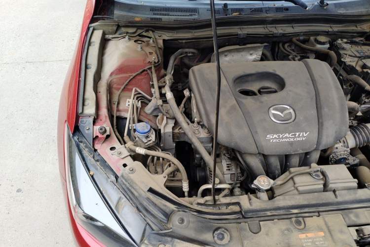 Used Mazda 3 Axela 2017 Sedan 1.5L Automatic Luxury Model Emission Standard China V Engine Bay Right