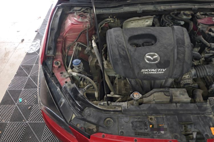 Used Mazda 3 Axela 2017 Sedan 1.5L Automatic Luxury Model Emission Standard China V Engine Bay Right