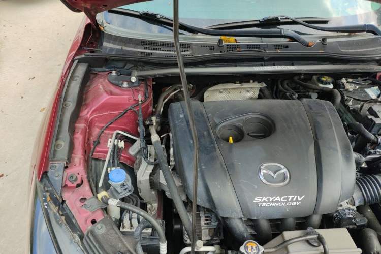 Used Mazda 3 Axela 2017 Hatchback 2.0L Automatic Sport Model China V Emission Standard Engine Bay Right