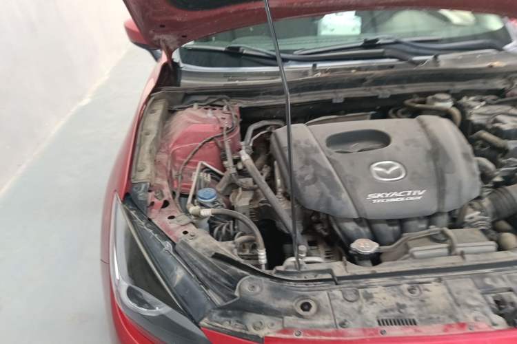 Used Mazda 3 Axela 2017 Sedan 1.5L Automatic Luxury Model Emission Standard China V Engine Bay Right