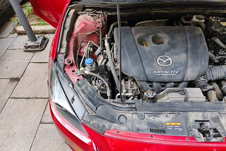 Used Mazda 3 Axela 2017 Hatchback 2.0L Automatic Sport Model China V Emission Standard Engine Bay Right
