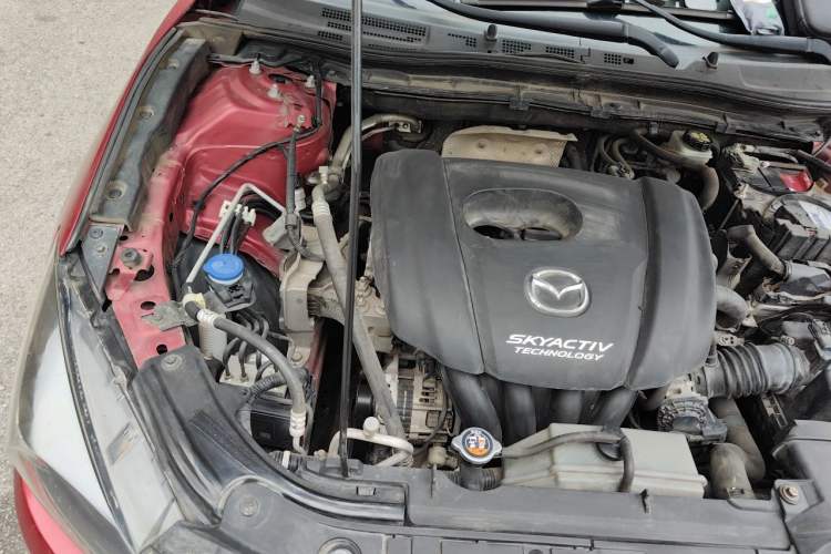 Used Mazda 3 Axela 2017 Sedan 1.5L Automatic Luxury Model Emission Standard China V Engine Bay Right
