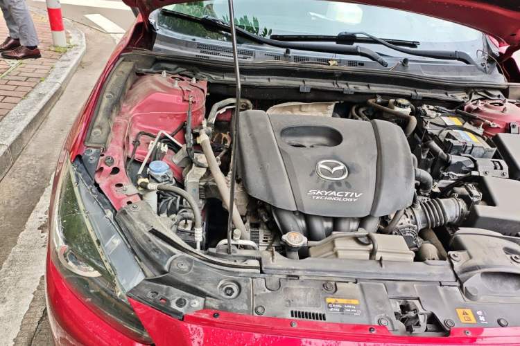 Used Mazda 3 Axela 2017 Sedan 1.5L Automatic Comfort Model Emission Standard China V Engine Bay Right
