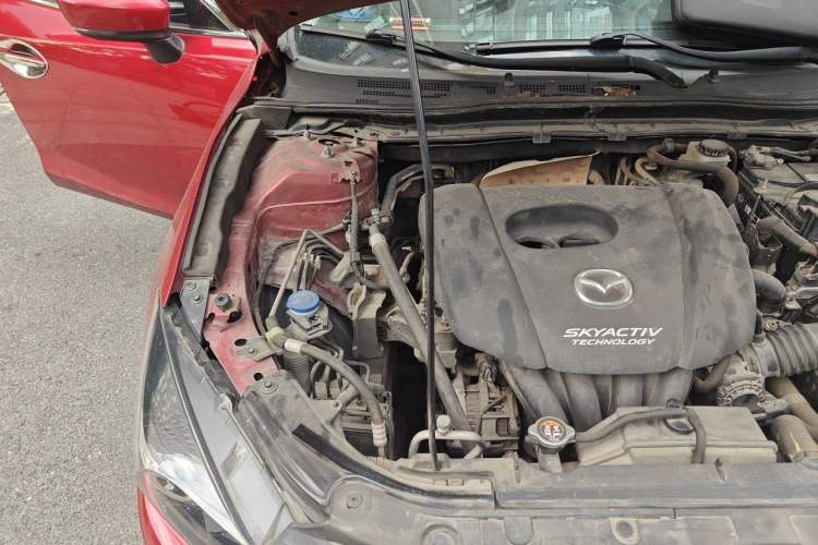 Used Mazda 3 Axela 2017 Sedan 1.5L Automatic Comfort Model Emission Standard China V Engine Bay Right