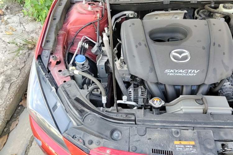 Used Mazda 3 Axela 2017 Sedan 1.5L Automatic Luxury Model Emission Standard China V Engine Bay Right