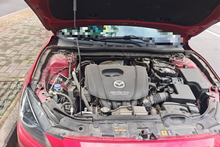 Used Mazda 3 Axela 2017 Sedan 1.5L Automatic Luxury Model China VI Standard Engine Bay Right