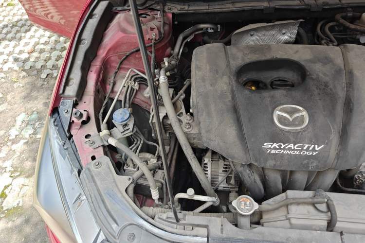 Used Mazda 3 Axela 2017 Sedan 1.5L Automatic Luxury Model Emission Standard China V Engine Bay Right