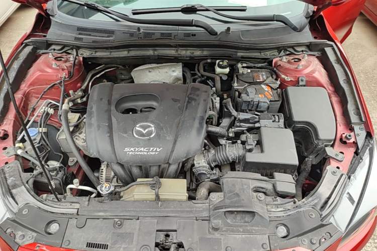 Used Mazda 3 Axela 2017 Sedan 1.5L Automatic Luxury Model China VI Standard Engine Bay