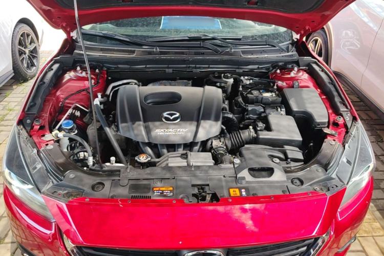 Used Mazda 3 Axela 2017 Sedan 1.5L Automatic Luxury Model China VI Standard Engine Bay