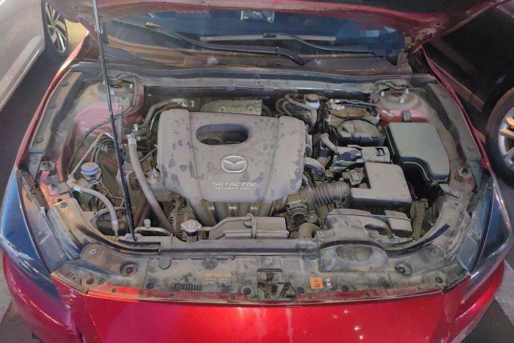 Used Mazda 3 Axela 2017 Sedan 1.5L Automatic Luxury Model China VI Standard Engine Bay