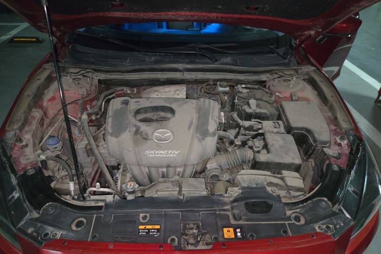 Used Mazda 3 Axela 2017 Sedan 1.5L Automatic Luxury Model China VI Standard Engine Bay