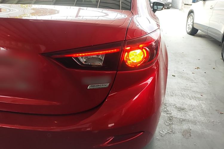 Used Mazda 3 Axela 2017 Sedan 1.5L Automatic Luxury Model Emission Standard China V Exterior 1