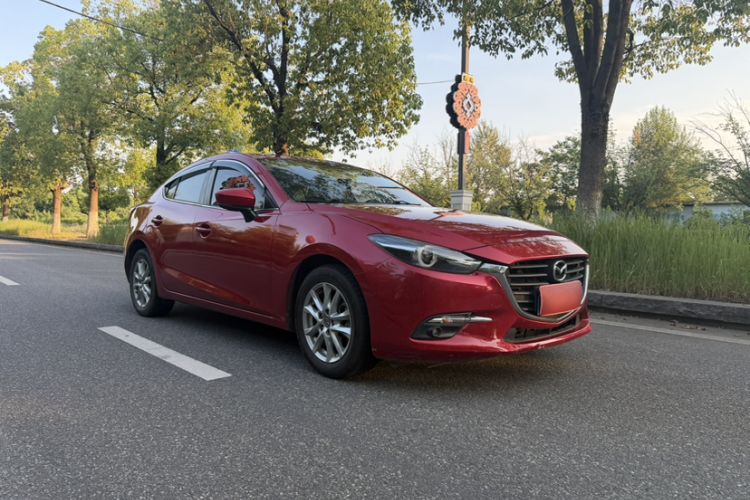 Used Mazda 3 Axela 2017 Sedan 1.5L Manual Luxury Model China VI Standard Exterior 1