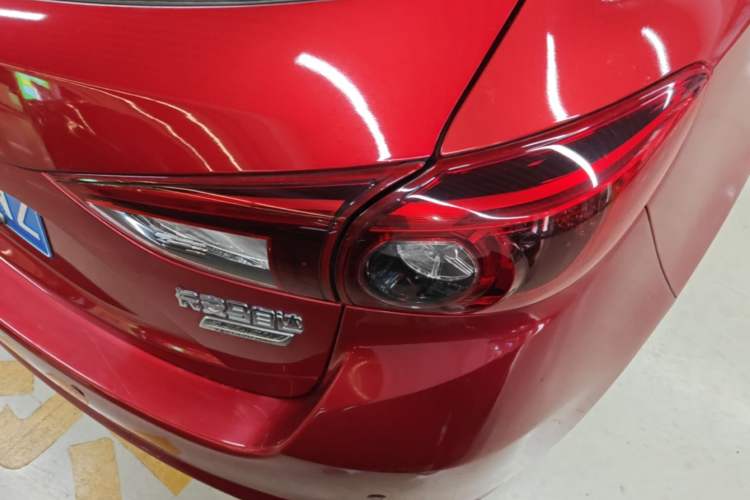 Used Mazda 3 Axela 2017 Hatchback 1.5L Automatic Luxury Model Emission Standard China V Exterior 1