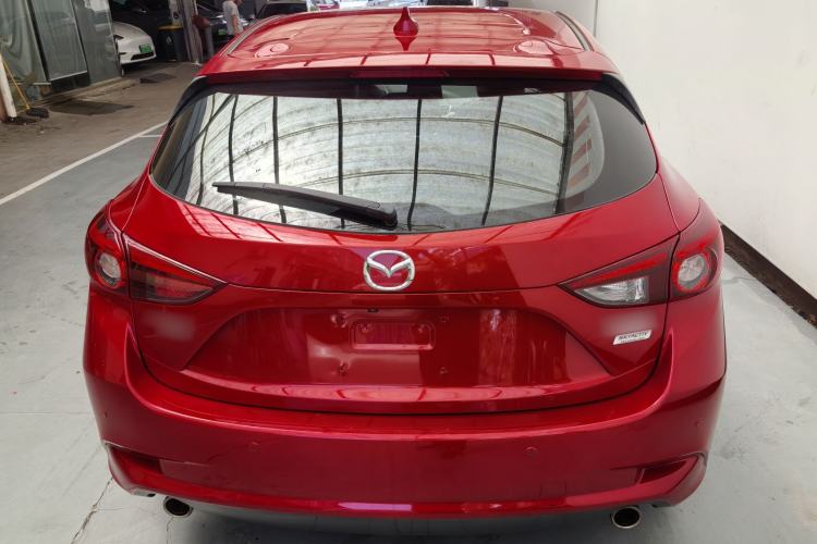 Used Mazda 3 Axela 2017 Hatchback 2.0L Automatic Luxury Model Emission Standard China V Exterior 10