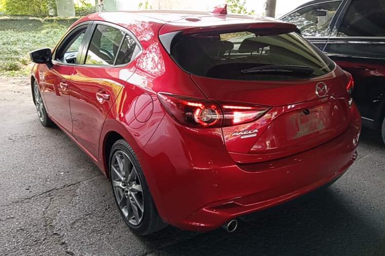 Used Mazda 3 Axela 2017 Hatchback 2.0L Automatic Sport Model China V Emission Standard Exterior 2