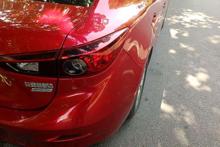 Used Mazda 3 Axela 2017 Sedan 1.5L Automatic Comfort Model Emission Standard China V Exterior 3
