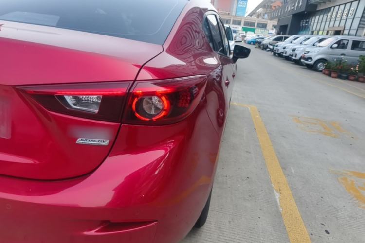 Used Mazda 3 Axela 2017 Sedan 1.5L Automatic Luxury Model Emission Standard China V Exterior 3