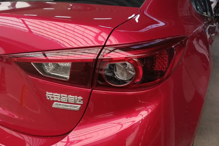 Used Mazda 3 Axela 2017 Sedan 1.5L Automatic Luxury Model Emission Standard China V Exterior 3