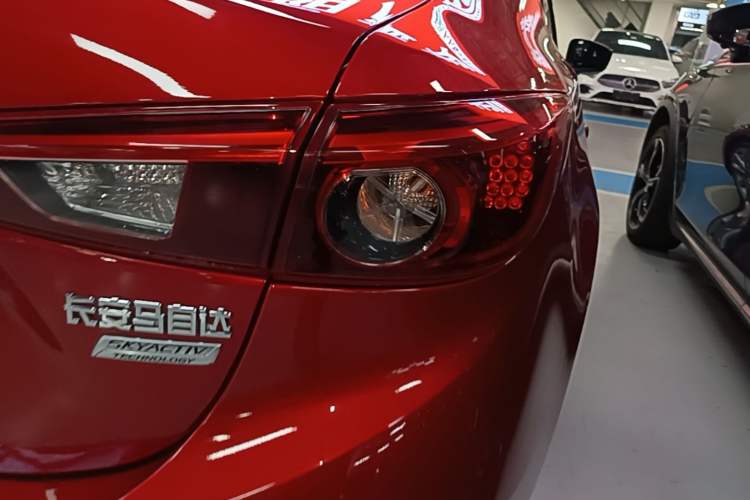Used Mazda 3 Axela 2017 Sedan 2.0L Automatic Prestige Model China V Standard Exterior 3