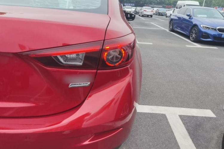 Used Mazda 3 Axela 2017 Sedan 1.5L Automatic Luxury Model Emission Standard China V Exterior 3