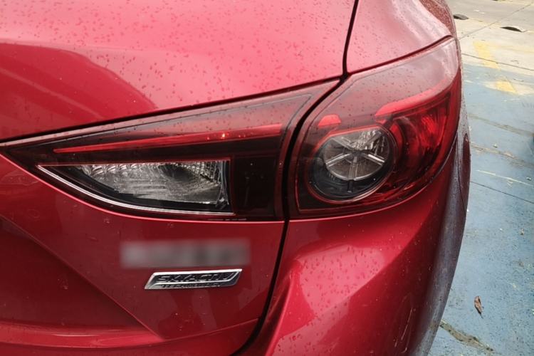 Used Mazda 3 Axela 2017 Hatchback 1.5L Automatic Comfort Model Emission Standard China V Exterior 3
