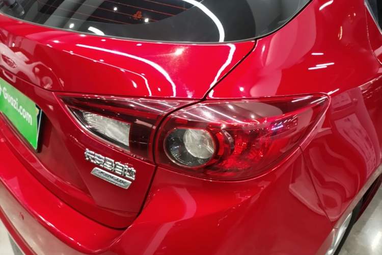 Used Mazda 3 Axela 2017 Hatchback 1.5L Automatic Comfort Model Emission Standard China V Exterior 3
