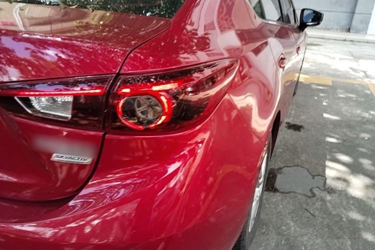 Used Mazda 3 Axela 2017 Sedan 1.5L Automatic Luxury Model Emission Standard China V Exterior 3