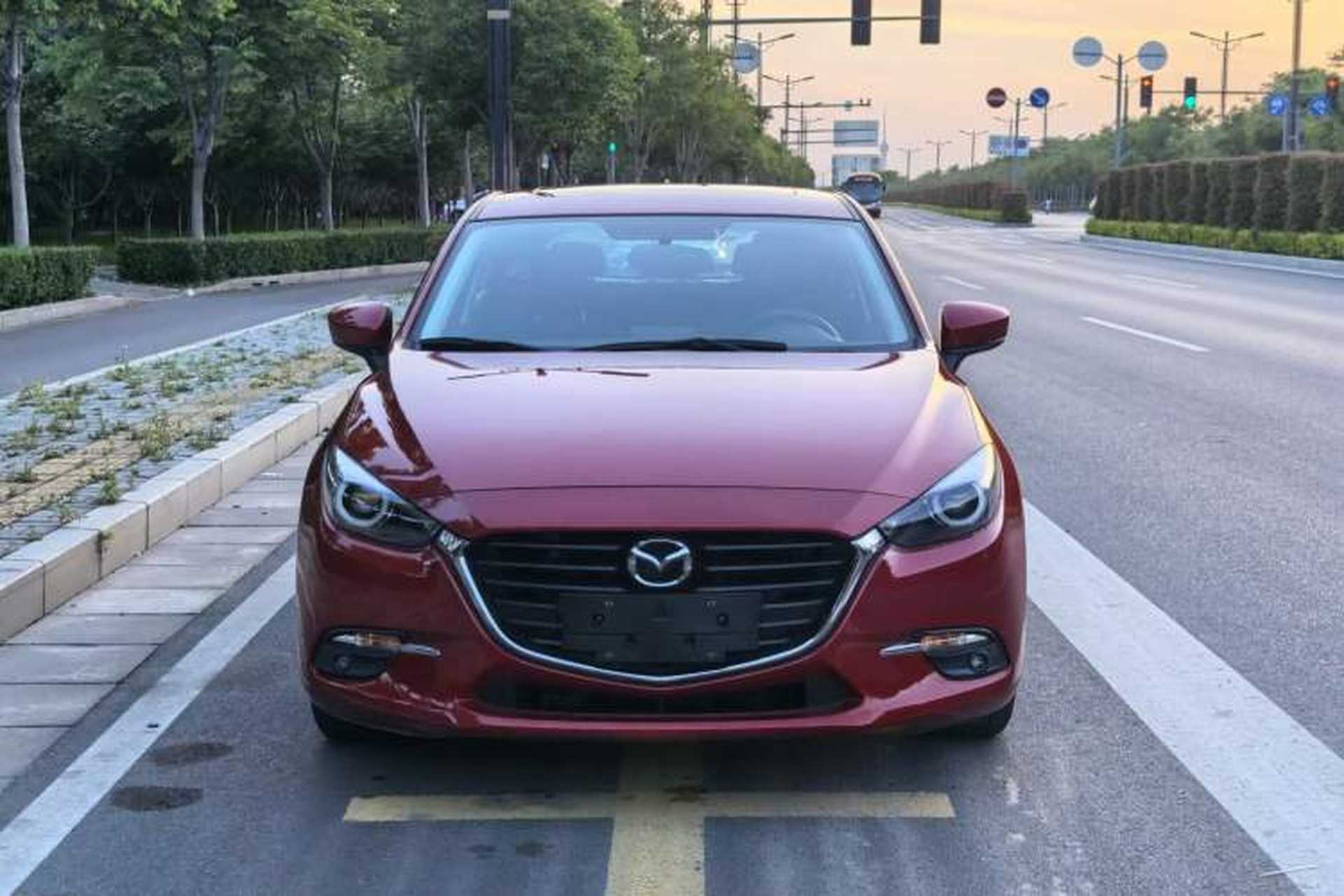 Used Mazda 3 Axela 2017 Hatchback 1.5L Automatic Luxury Model Emission Standard China V Exterior 3