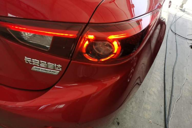 Used Mazda 3 Axela 2017 Sedan 1.5L Automatic Luxury Model Emission Standard China V Exterior 3