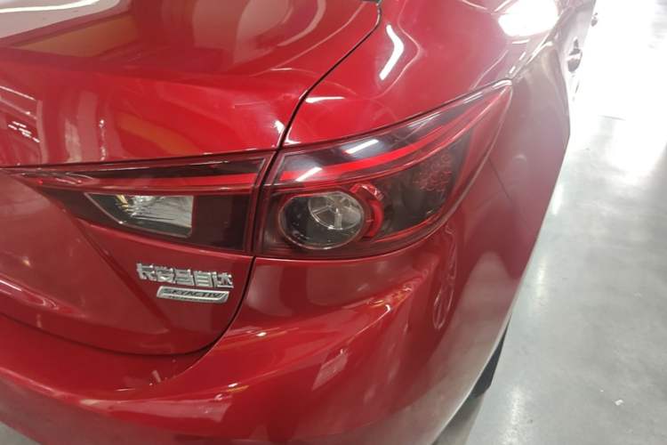 Used Mazda 3 Axela 2017 Sedan 1.5L Automatic Luxury Model Emission Standard China V Exterior 3