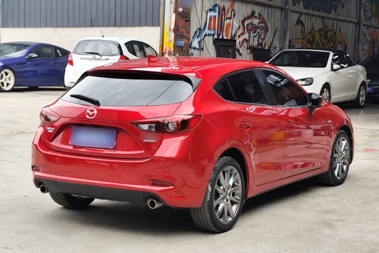 Used Mazda 3 Axela 2017 Hatchback 2.0L Automatic Sport Model China V Emission Standard Exterior 4