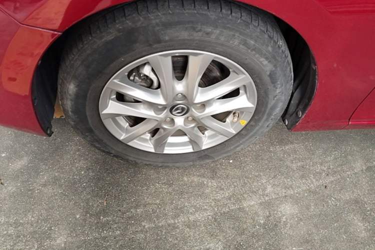 Used Mazda 3 Axela 2017 Sedan 1.5L Automatic Luxury Model Emission Standard China V Exterior 4