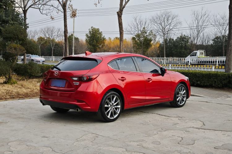 Used Mazda 3 Axela 2017 Hatchback 2.0L Automatic Sport Model China V Emission Standard Exterior 4