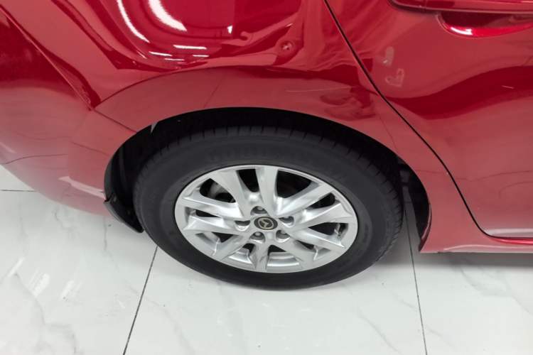 Used Mazda 3 Axela 2017 Sedan 1.5L Automatic Luxury Model Emission Standard China V Exterior 5