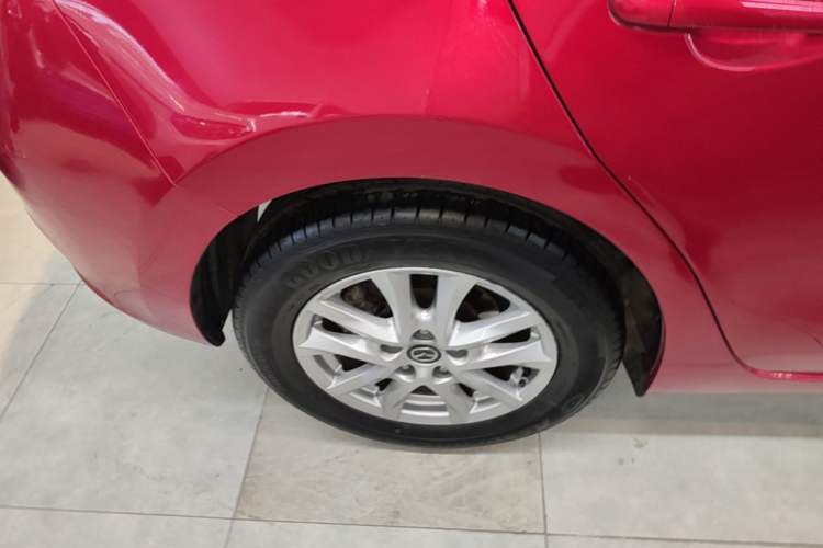 Used Mazda 3 Axela 2017 Hatchback 1.5L Automatic Comfort Model Emission Standard China V Exterior 5