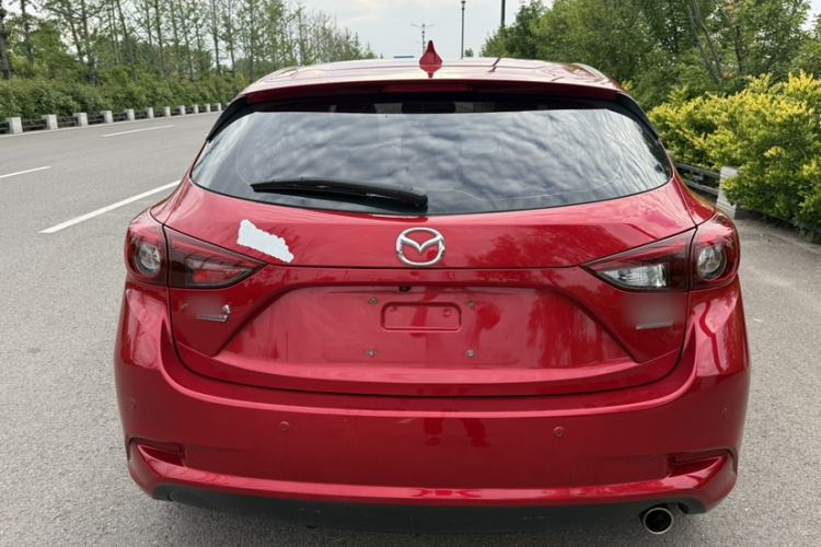Used Mazda 3 Axela 2017 Hatchback 1.5L Automatic Luxury Model Emission Standard China V Exterior 7